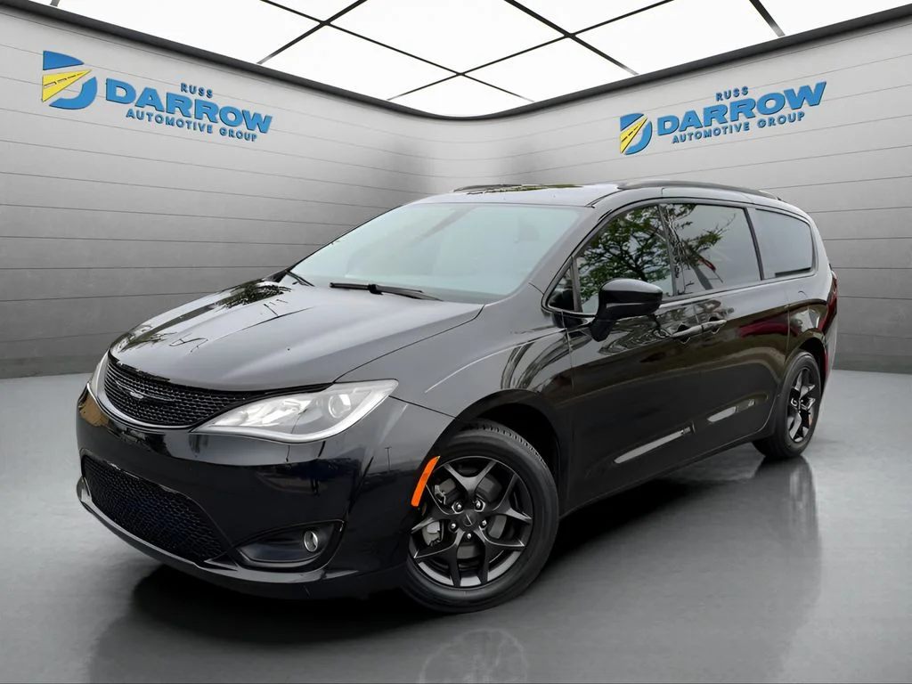Used 2020 Black Chrysler Touring L image 1