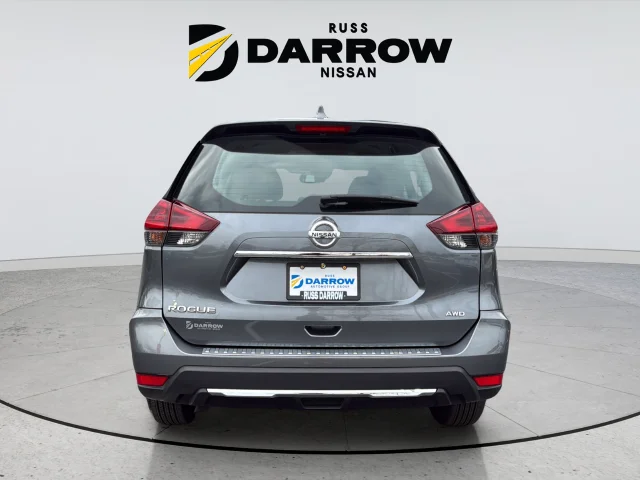 Used 2020 Gray Nissan S image 4
