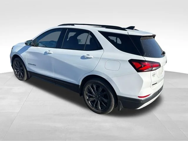 Used 2023 Summit White Chevrolet RS image 3