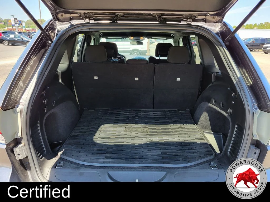 Used 2018 Gray Jeep Laredo E image 14