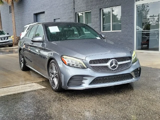 Used 2020  Mercedes-Benz C 300 image 3