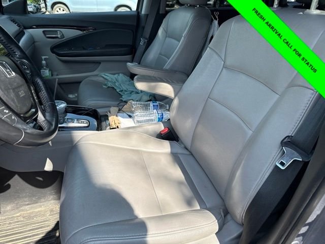 Used 2017 Lunar Silver Metallic Honda Touring image 31
