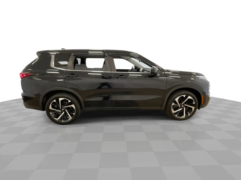 Used 2022 BLACK Mitsubishi ES image 2