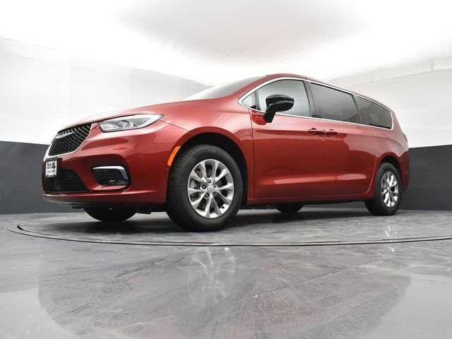 New 2026 Red Hot Pearl-Coat Exterior Paint Chrysler Select image 21