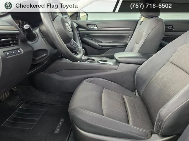 Used 2025 Gun Metallic Nissan 2.5 SV image 14