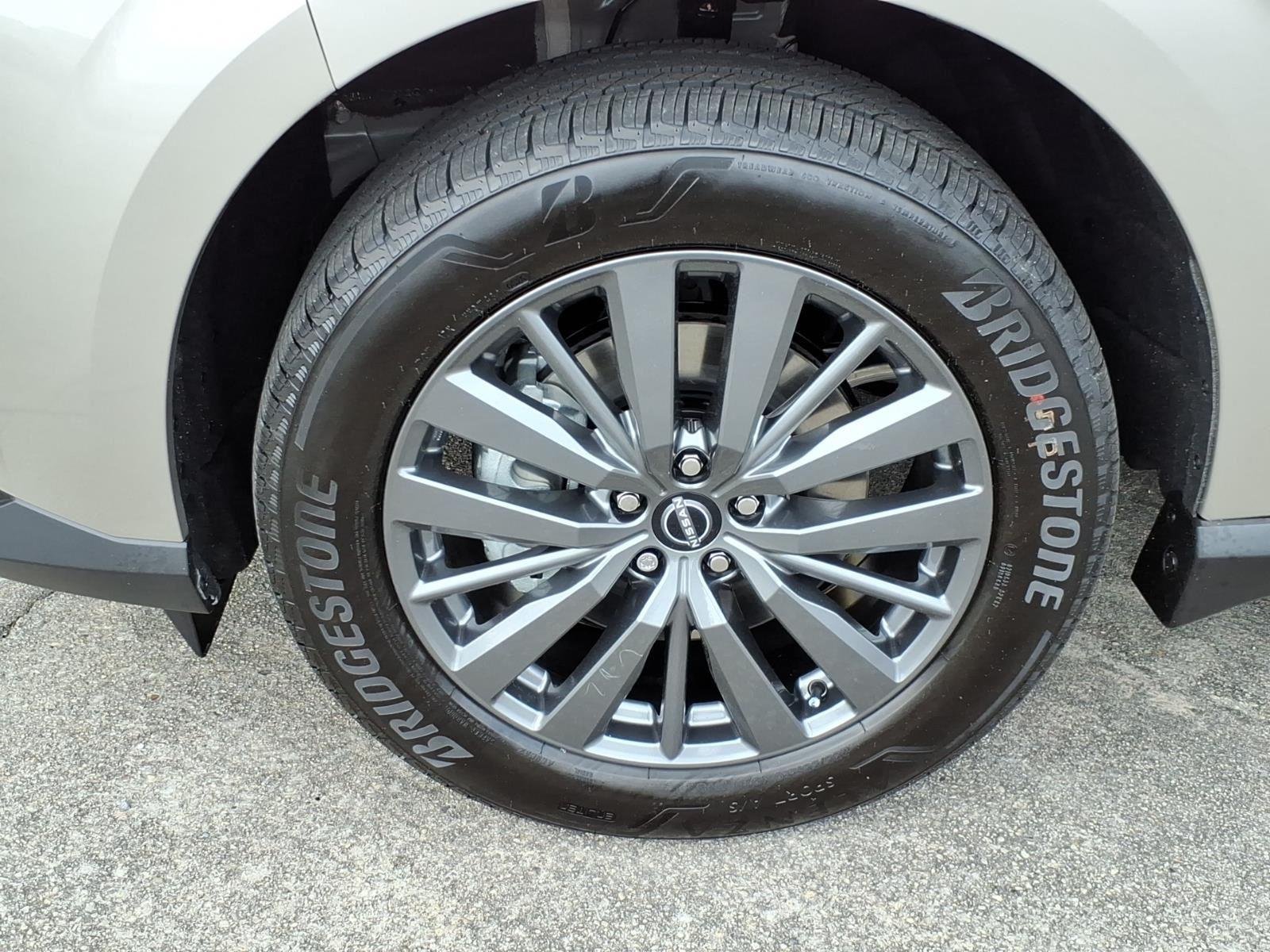New 2026 Champagne Silver Metallic Nissan SL image 4