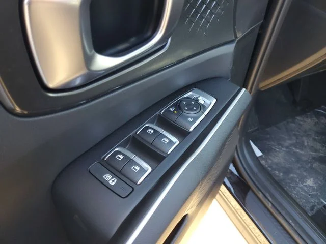 2025 Kia Sorento S - Photo 6