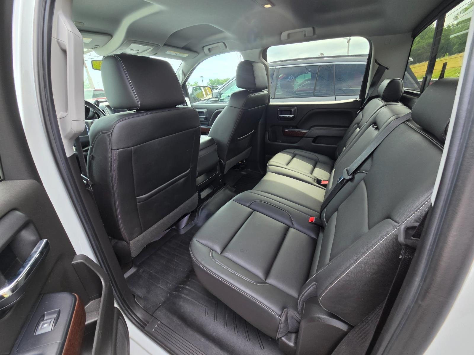 Used 2018 WHITE FROST TRICOAT GMC SLT image 9
