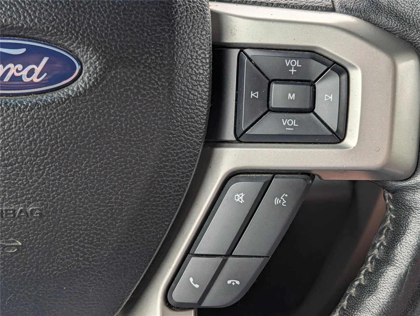 Used 2018 White Platinum Metallic Tri-Coat Ford King-Ranch SuperCrew 5.5-ft. 2WD image 26