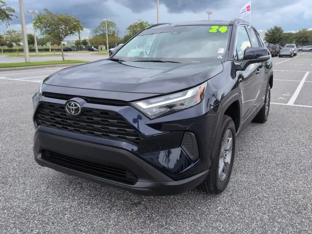Certified Used 2024  Toyota XLE image 8