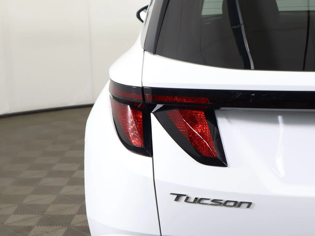 Used 2024 White Pearl Hyundai SEL image 15