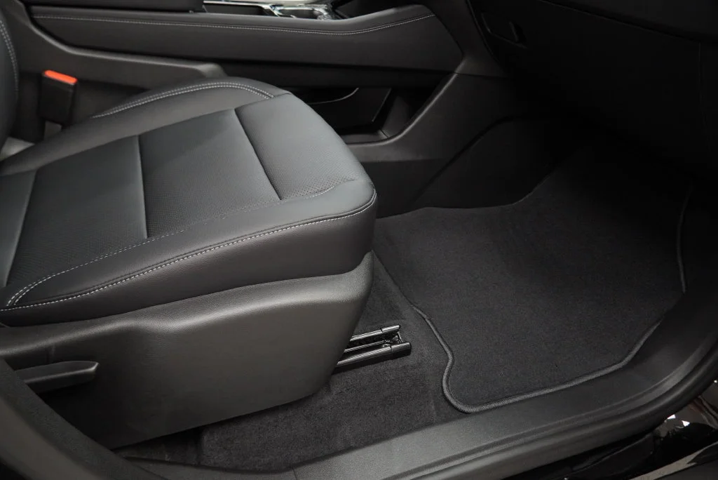 New 2027 Mosaic Black Metallic Chevrolet LT image 39