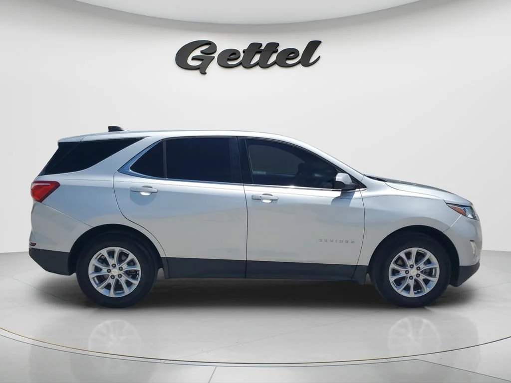 Used 2020 SILVER ICE METALLIC Chevrolet LT image 4