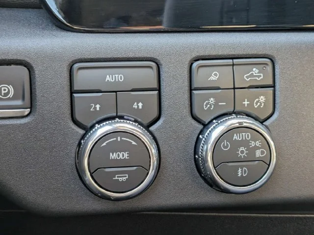 New 2026 Onyx Black GMC Elevation image 24