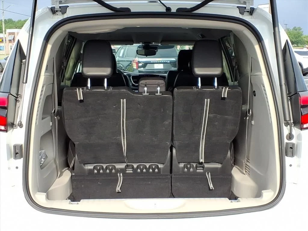 Used 2024 White Chrysler Touring L image 22