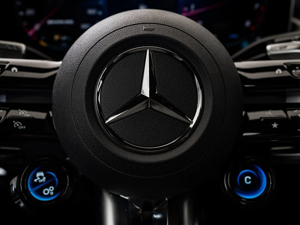 New 2026 Manufaktur Moonlight White Metallic Mercedes-Benz GLC 43 AMG® image 34