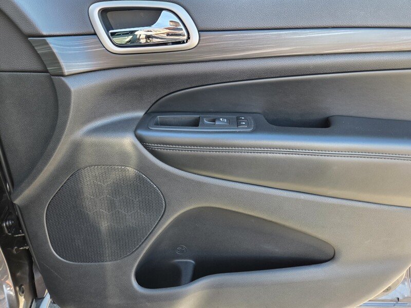 Used 2020 Gray Jeep Laredo E image 22