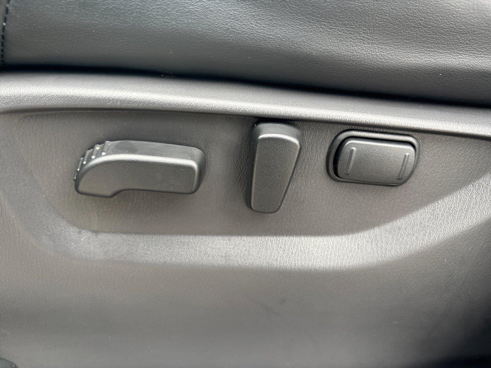 Used 2024 Hermosa Blue Pearl Nissan Platinum image 16