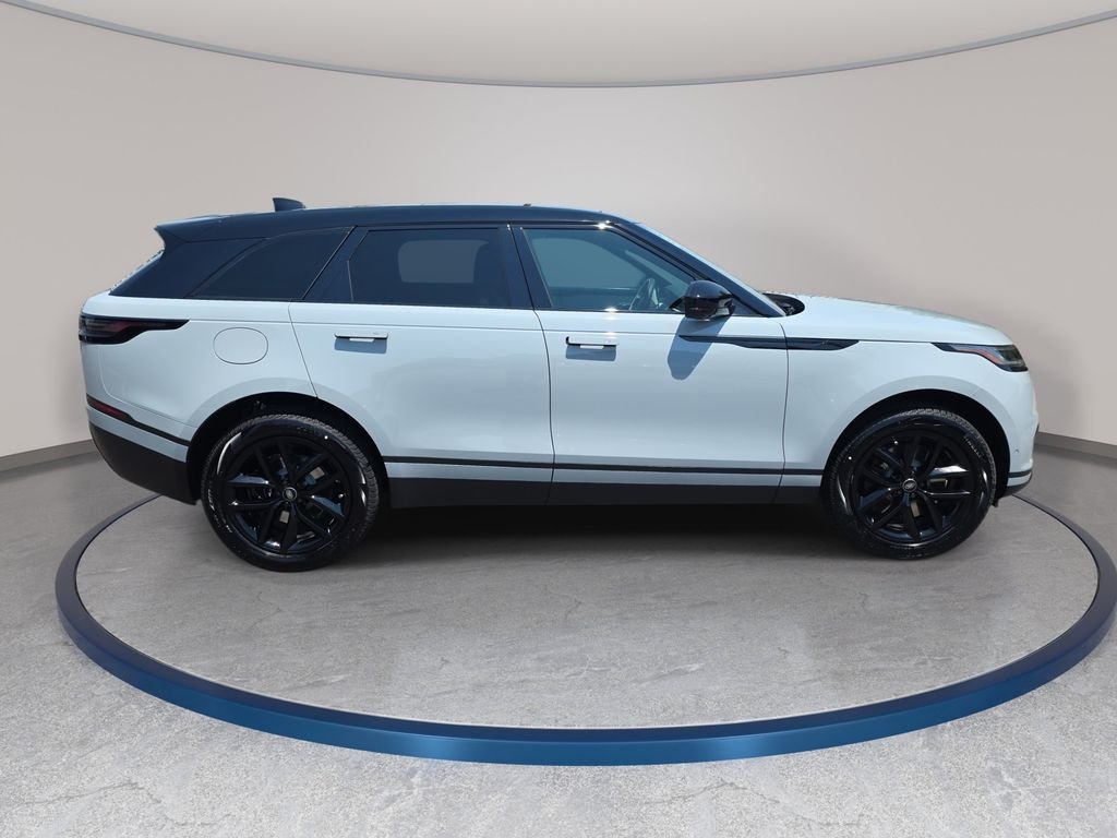 New 2026 Arroios Grey Land Rover S image 4