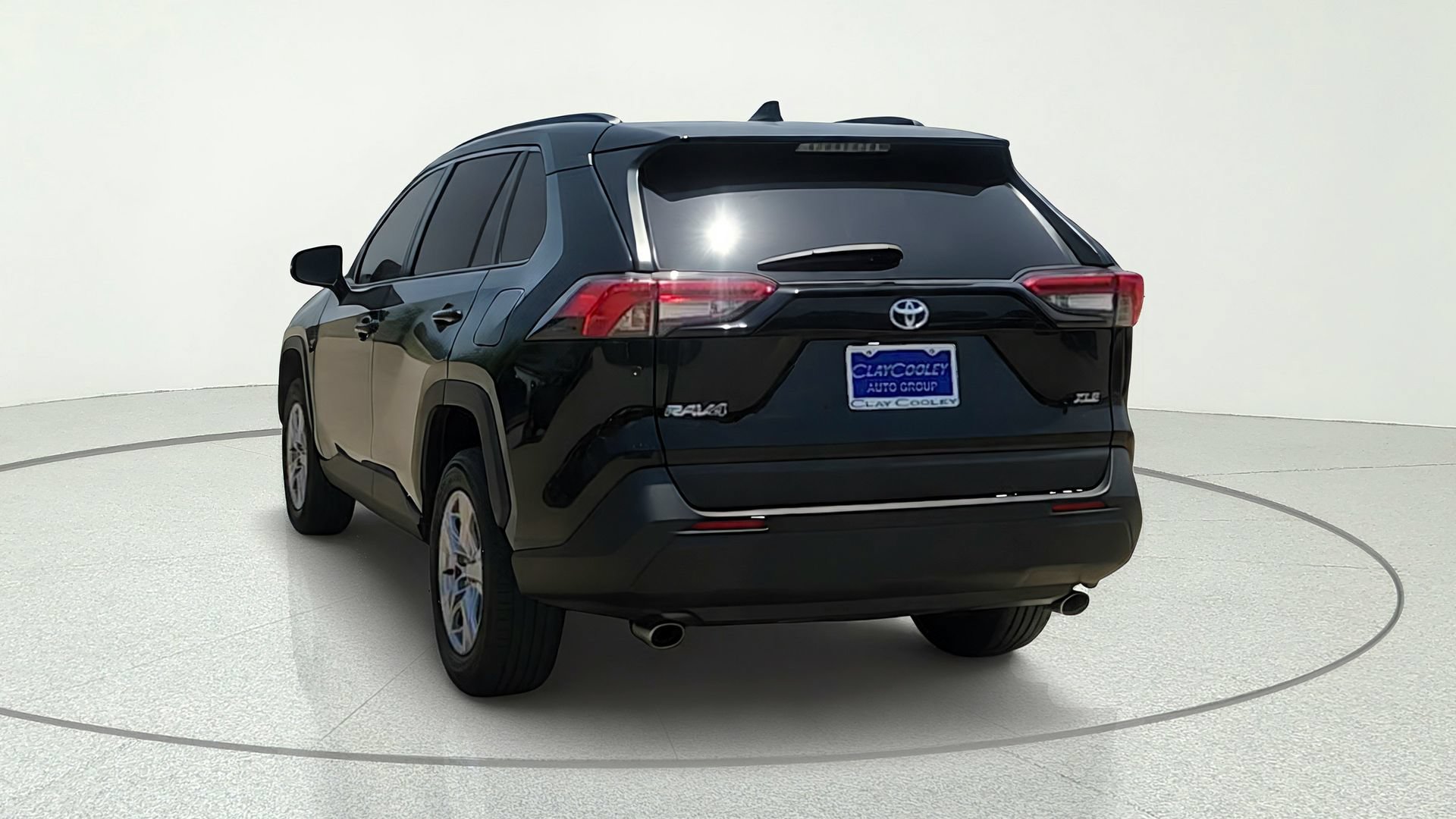 Used 2022 Black Toyota XLE image 6