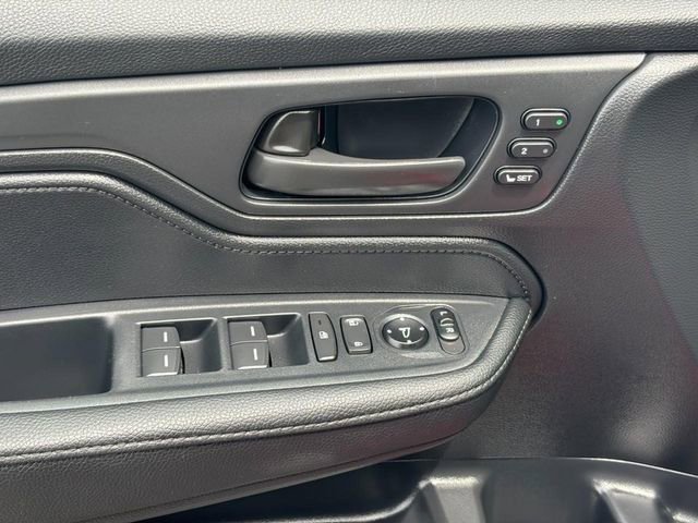 2025 Honda Odyssey Sport L - Photo 18