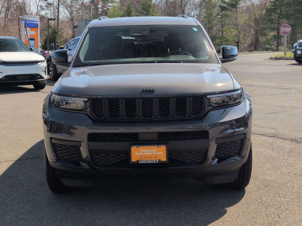 Used 2023 Gray Jeep Altitude image 7