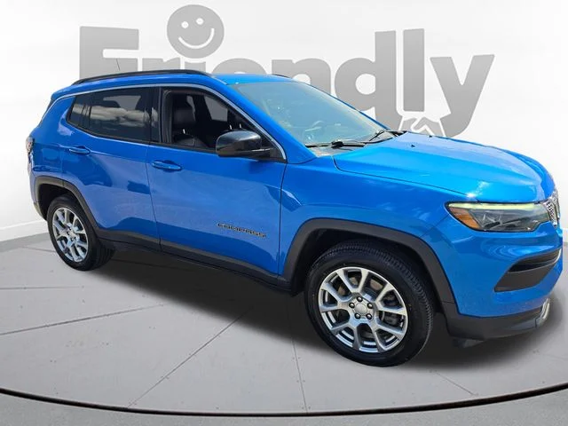 Used 2023 Blue Jeep Latitude Lux image 3