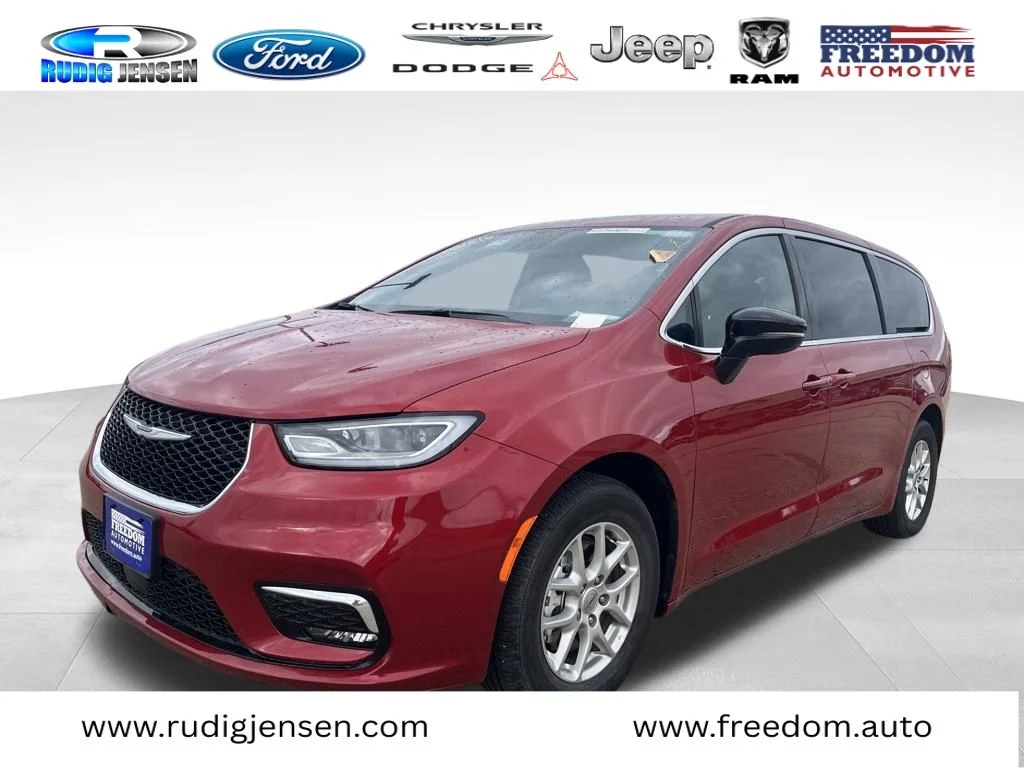 2025 Chrysler Pacifica Select's photo