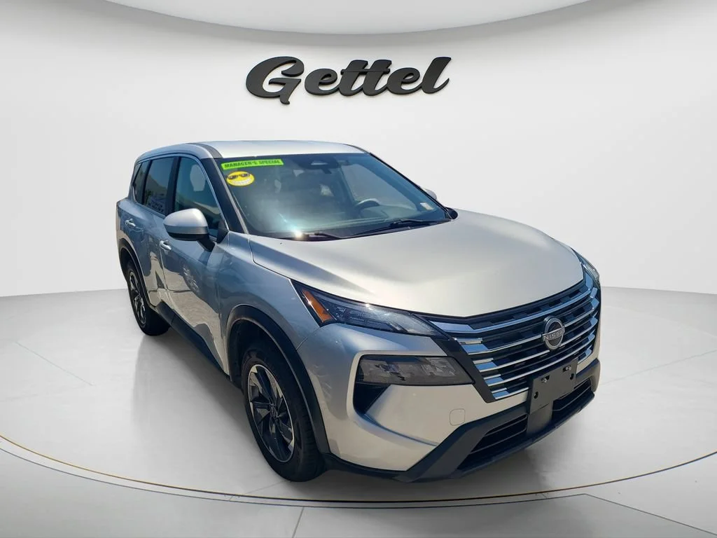 Used 2024 Silver Nissan SV FWD image 2