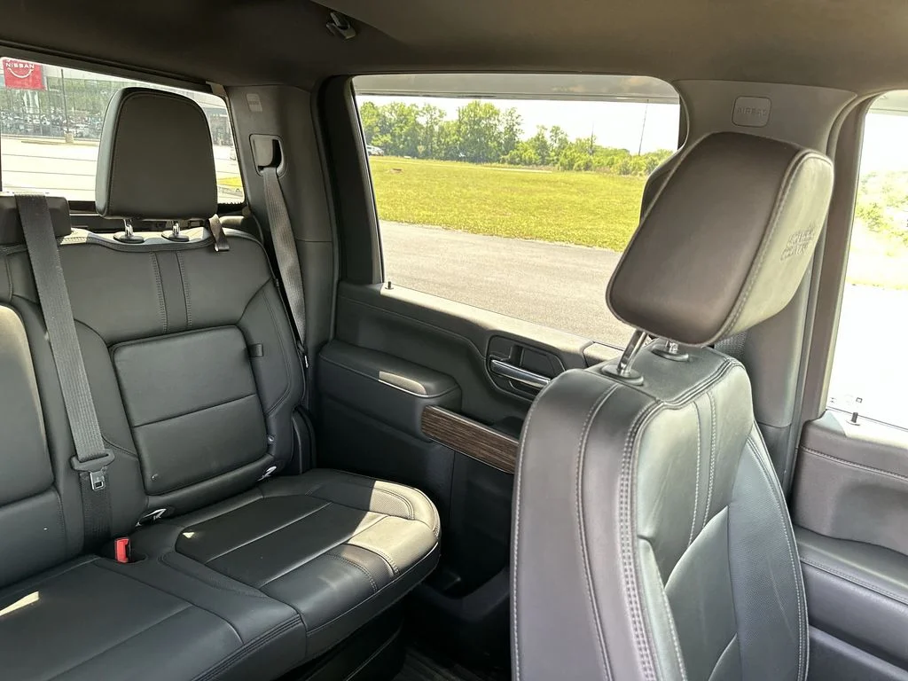 Used 2022 White Chevrolet High Country image 14