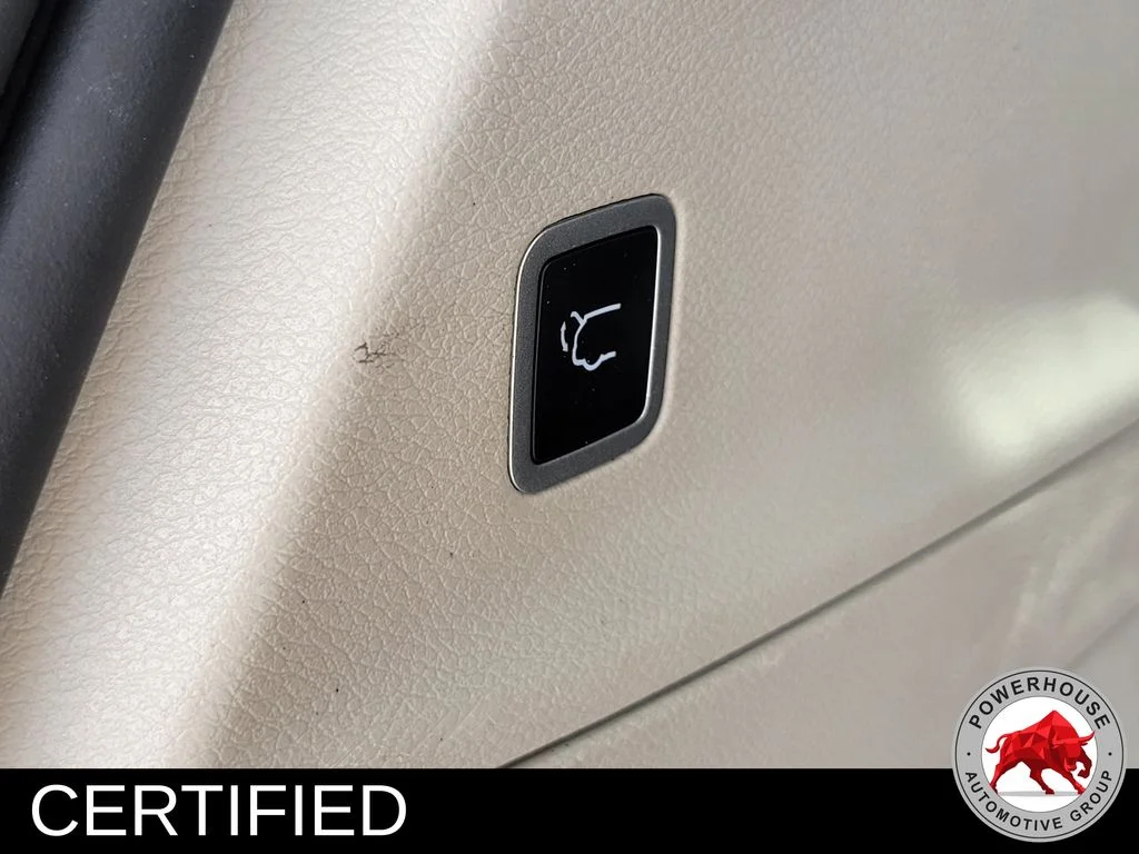 Used 2023 White Chrysler Touring L image 14
