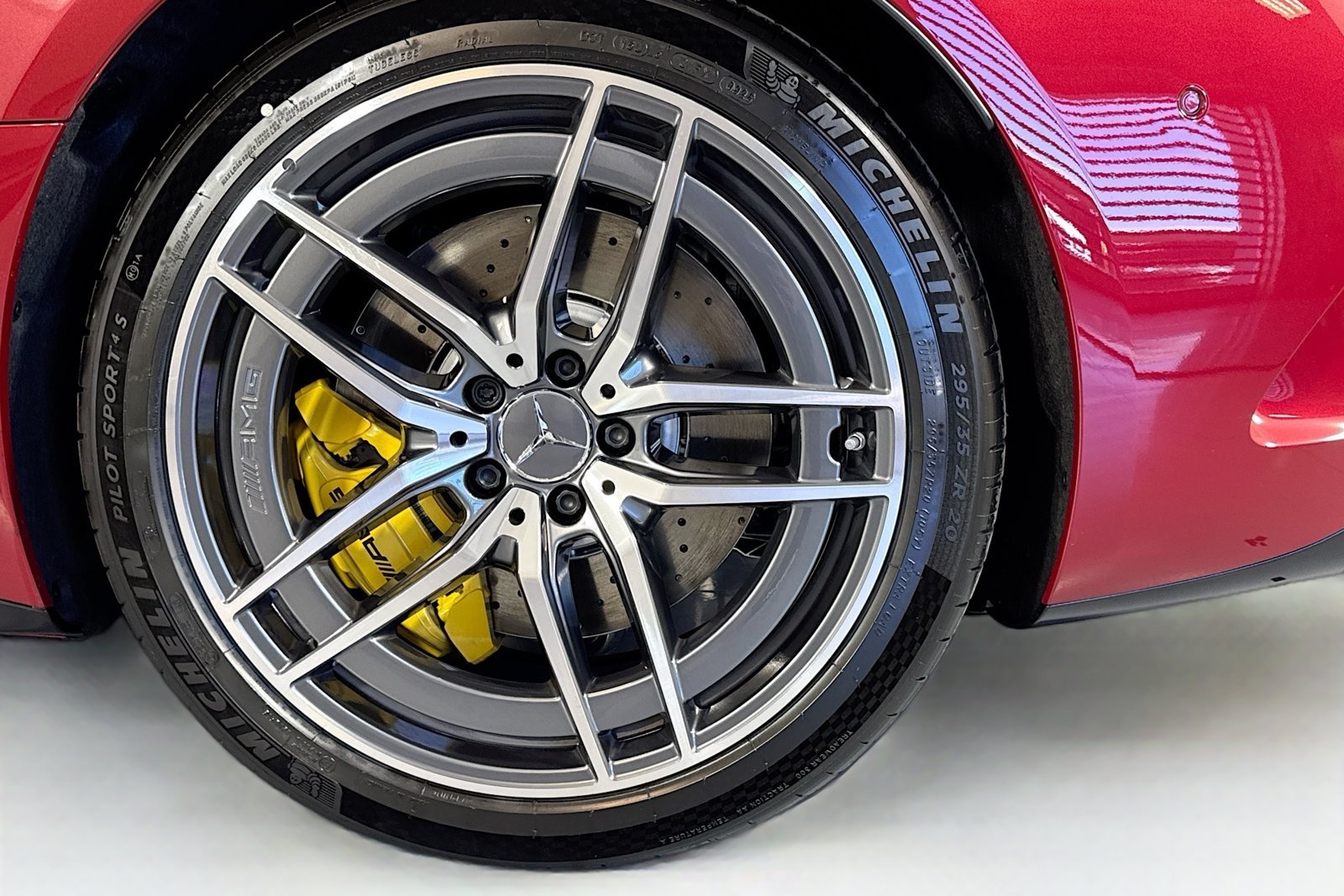 New 2026 MANUFAKTUR Patagonia Red Metallic Mercedes-Benz AMG® SL 55 image 27