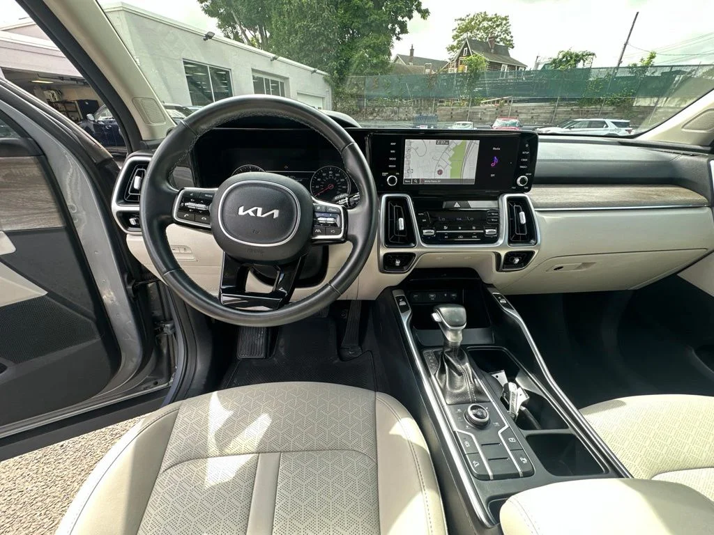 Used 2023 Silver Kia X-Line S image 26