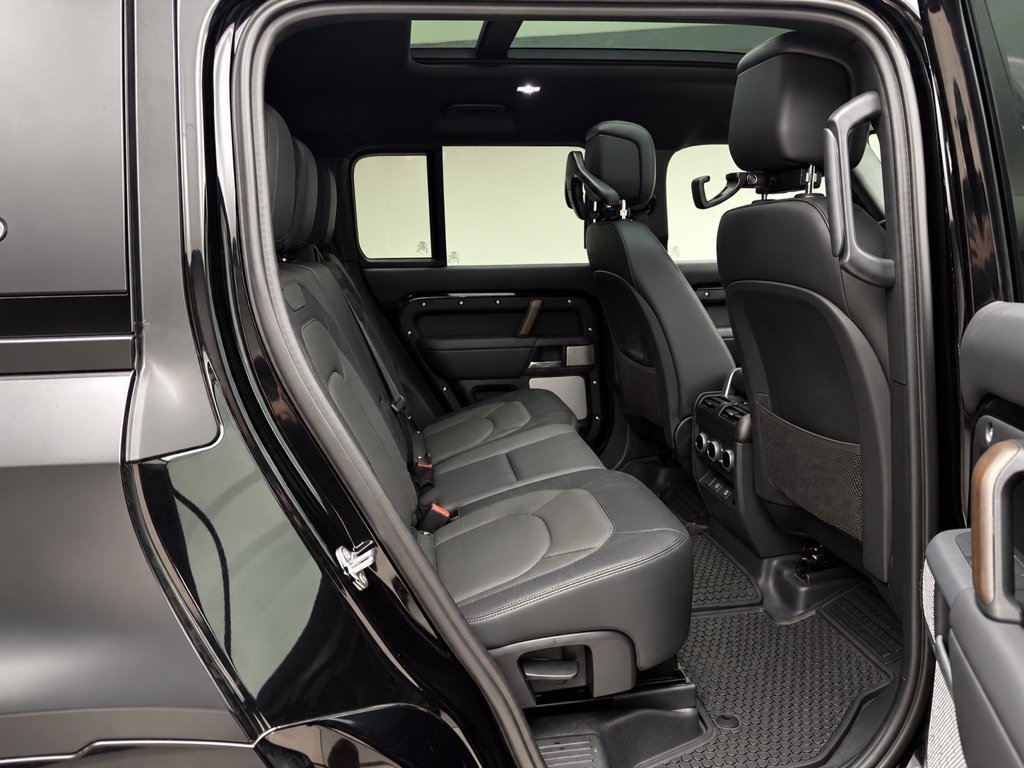 Used 2024 Santorini Black Metallic Land Rover X-Dynamic SE image 8