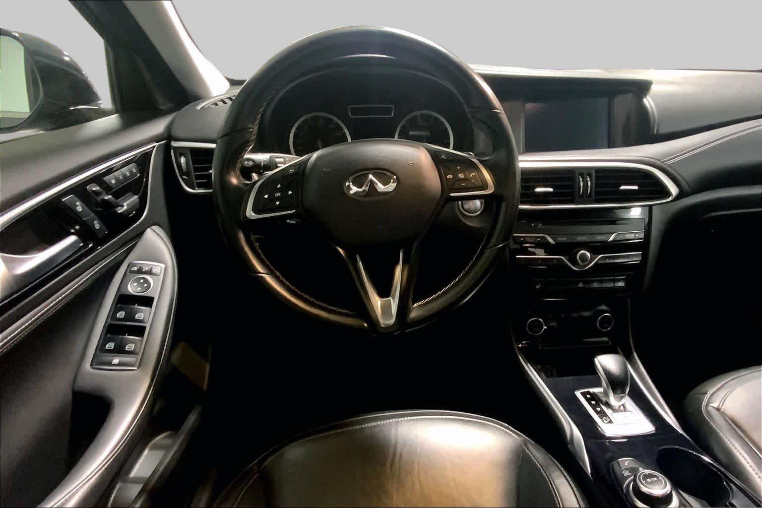 Used 2017 Graphite Shadow INFINITI Luxury image 5