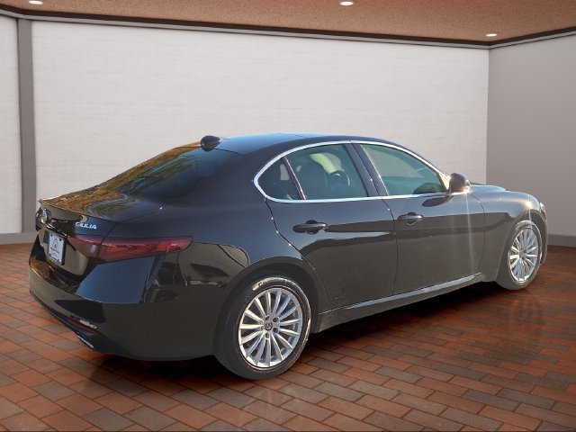 Used 2021 Black Alfa Romeo Sprint image 3