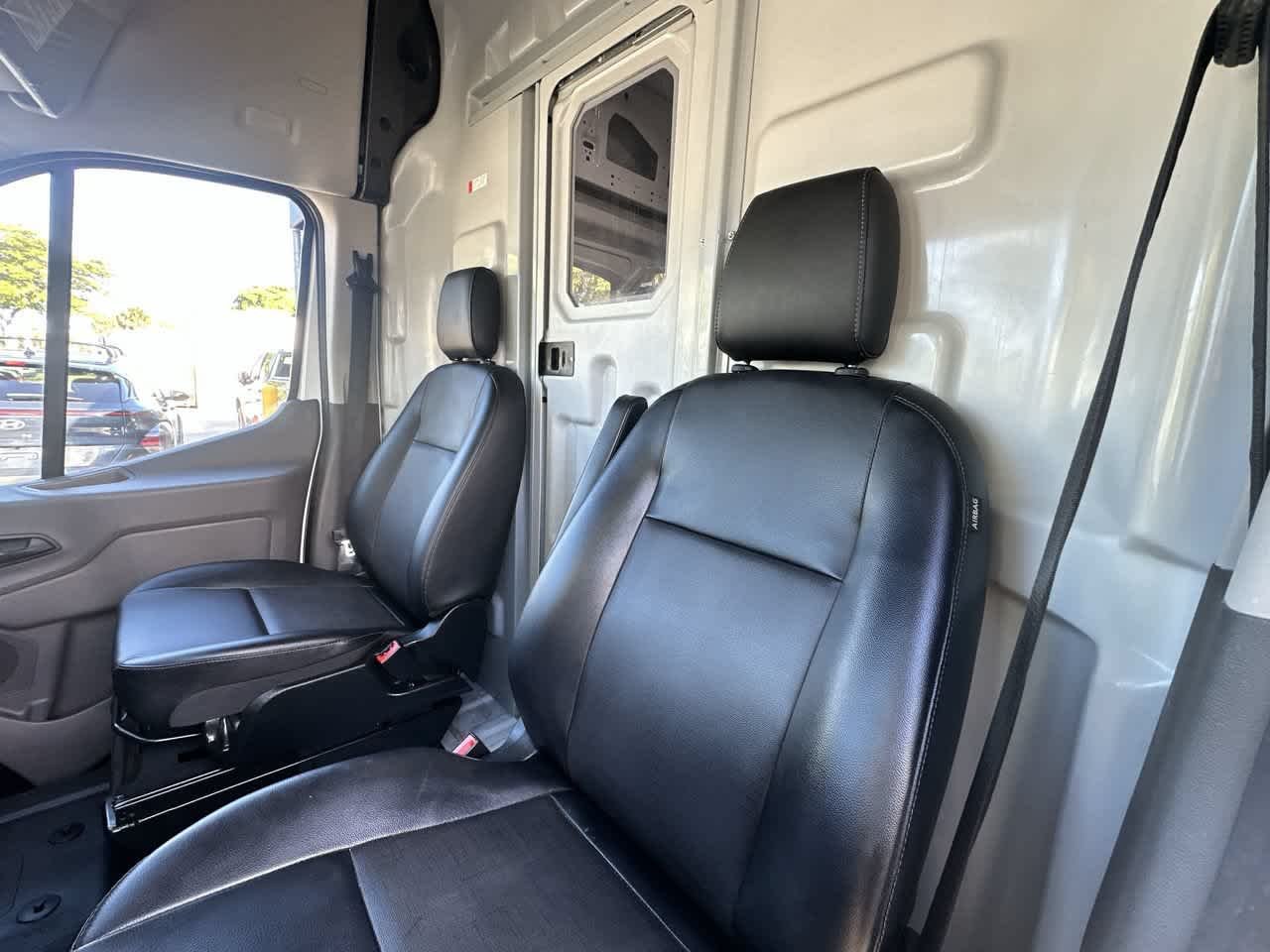 Used 2025 Oxford White Ford  image 23