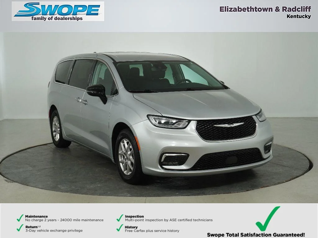 2024 Chrysler Pacifica Touring L's photo
