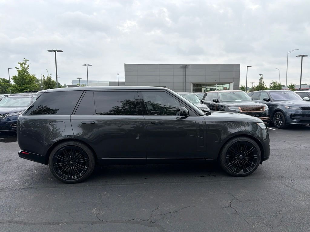 Used 2024 Gray Land Rover SE image 6