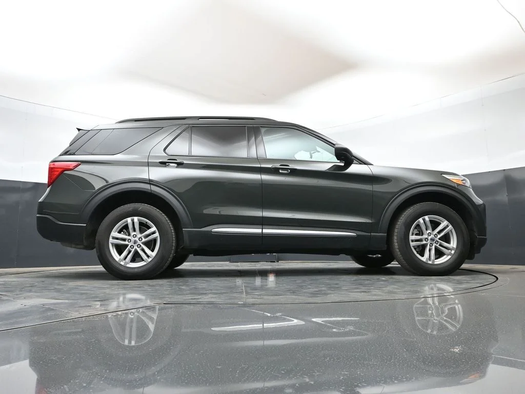 Used 2024 Green Ford XLT image 45
