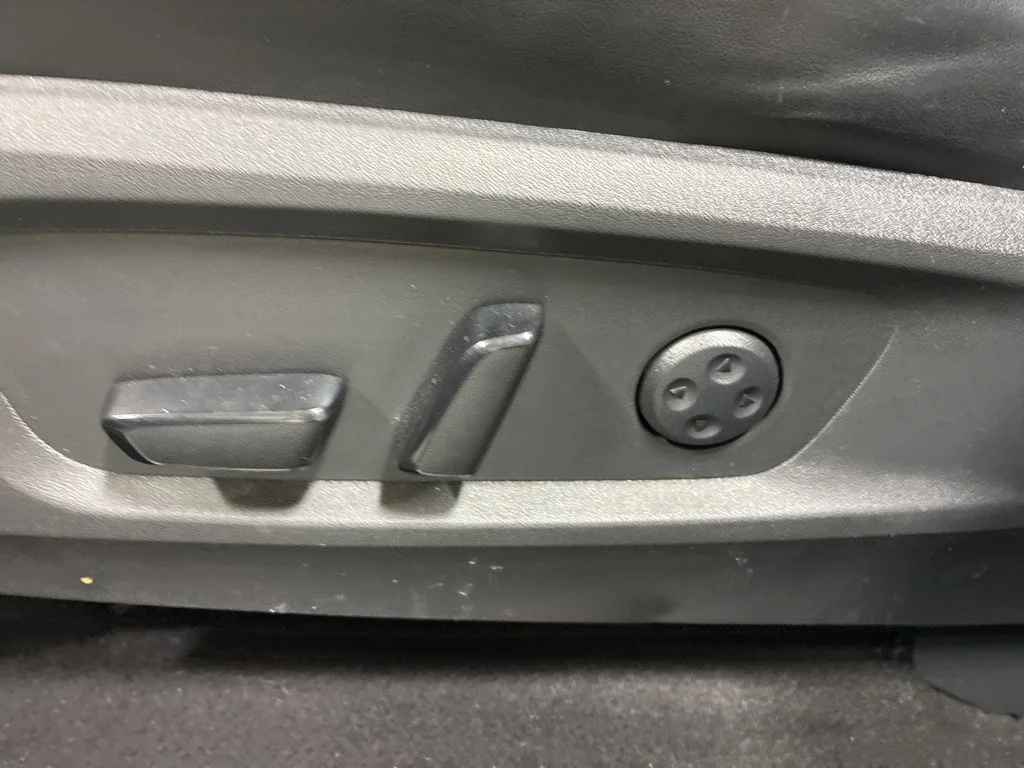 Used 2023 Gray INFINITI LUXE image 12