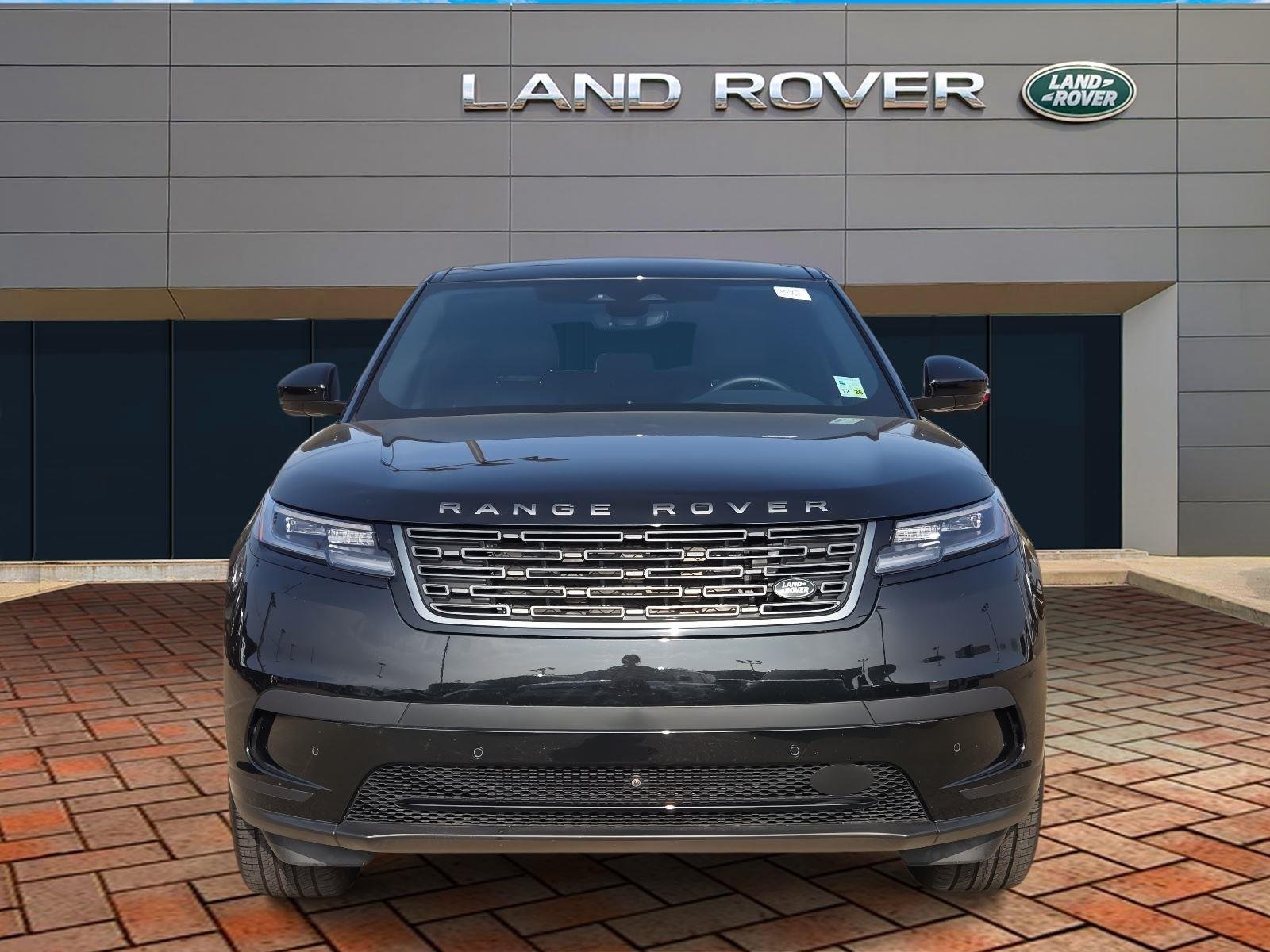 Used 2026 Santorini Black Metallic Land Rover S image 2