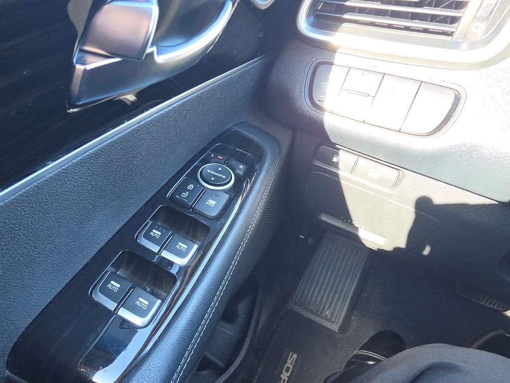 Used 2019 Silver Kia EX image 31
