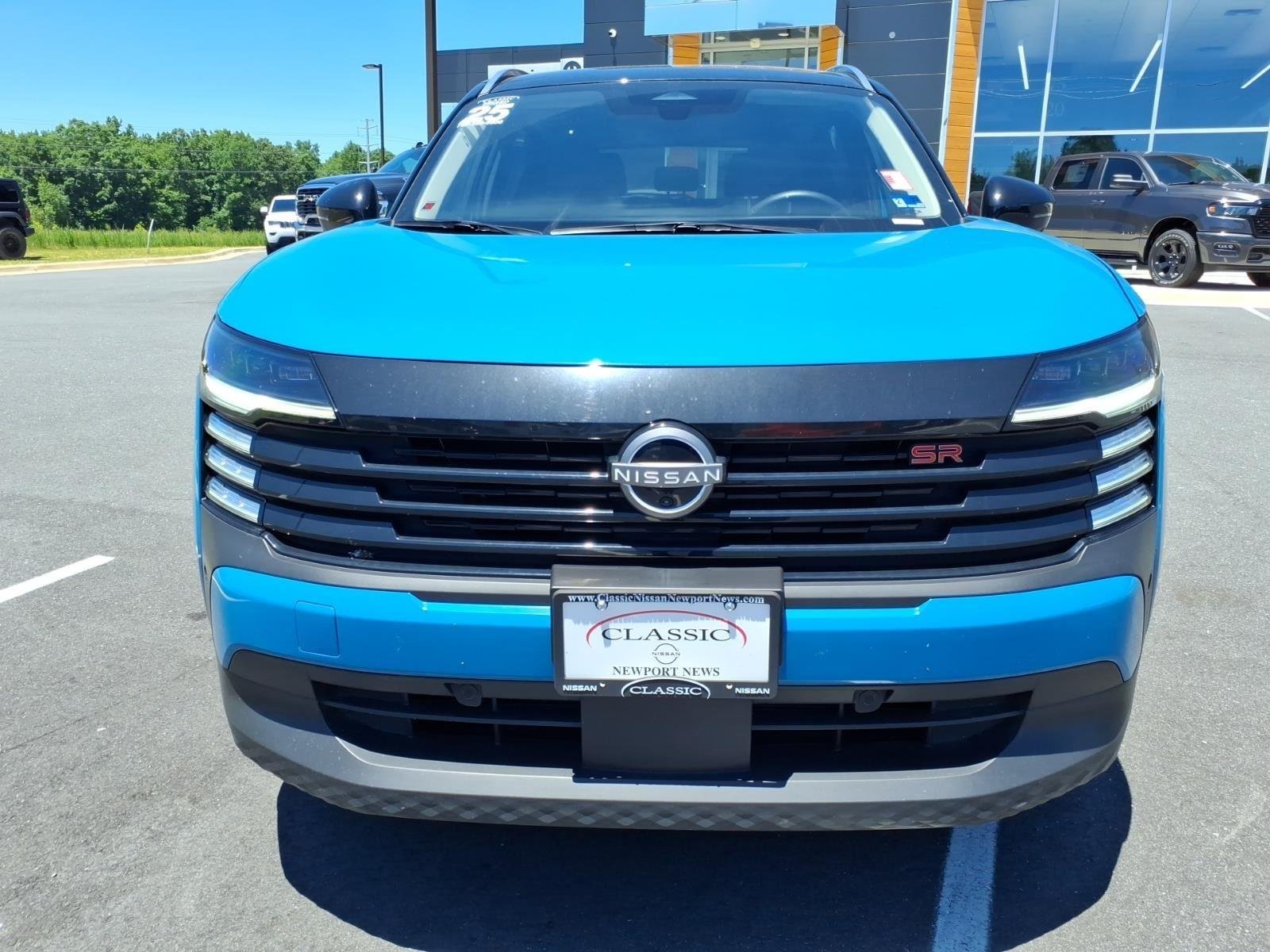 Used 2025 Arctic Ice Blue Metallic/Super Black Nissan SR image 12