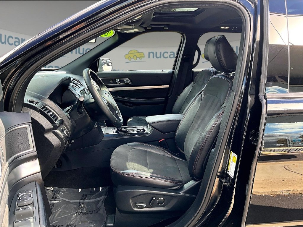 Used 2018 Black Metallic Ford XLT image 10