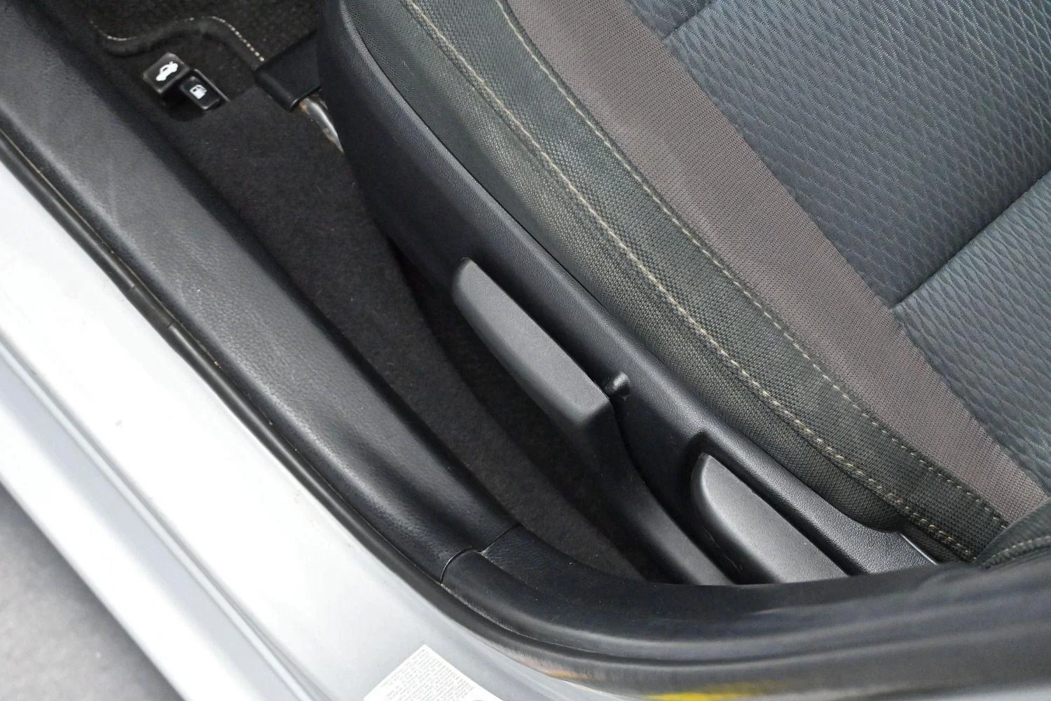 Used 2019 Classic Silver Metallic Toyota LE image 13