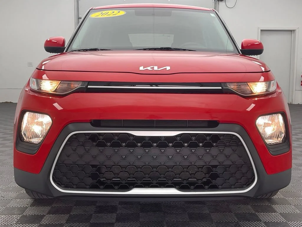 Used 2022  Kia LX image 11