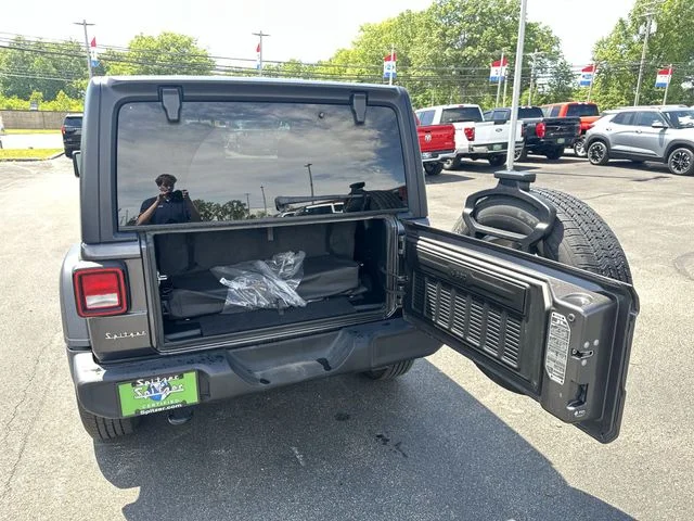 Used 2023 Gray Jeep Sport S image 21