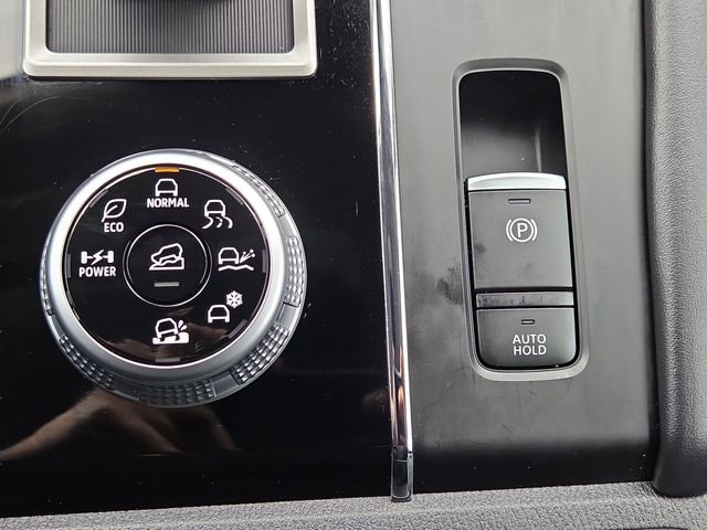 2023 Mitsubishi Outlander Plug-In Hybrid SE - Photo 10