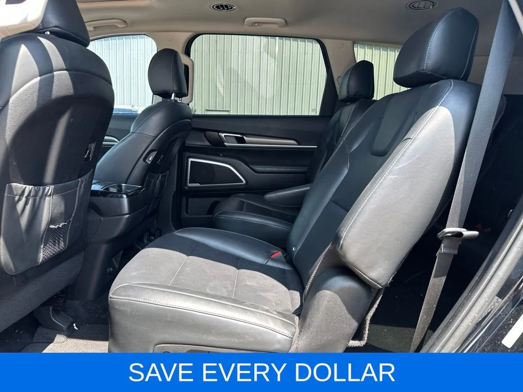 Used 2021 Black Kia S image 18